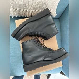 Red Wing Heritage 6” Classic Moc Boots -Size 7